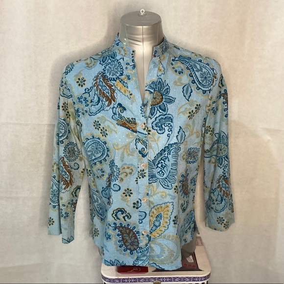 First Issue Y-Neck 3/4 Sleeve Blouse - Picture 2 of 11